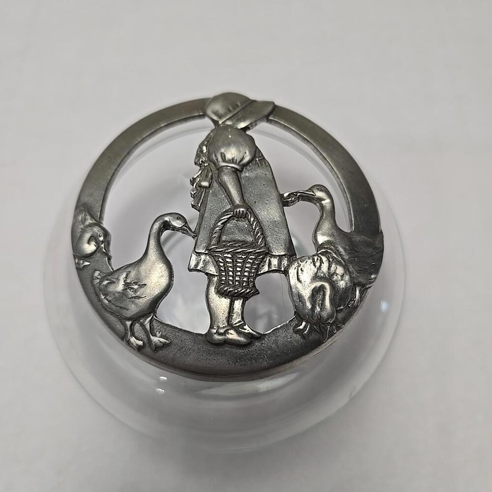 1988 SEAGULL PEWTER GIRL W BASKET & DUCKS CANADA Trinket Dish Lid RARE DESIGN